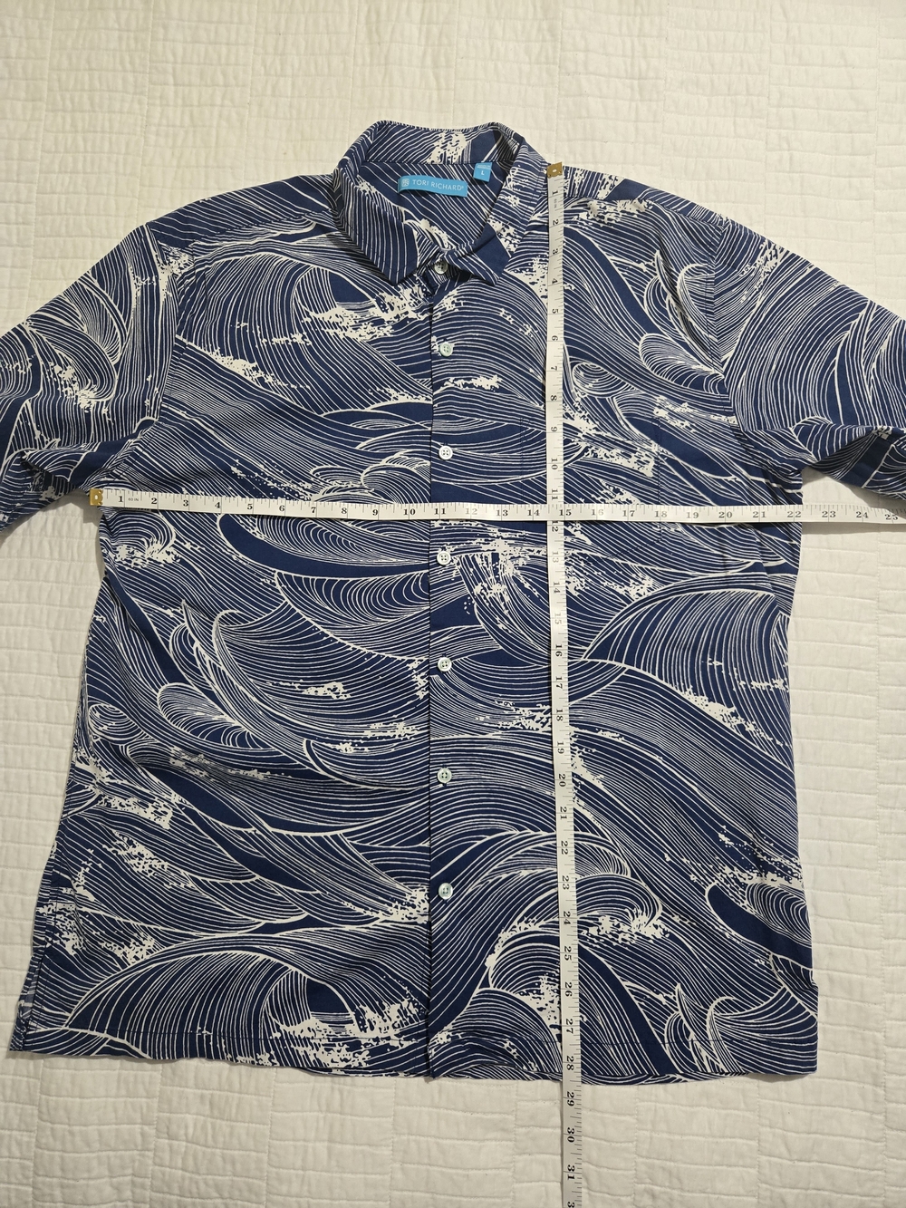 Tori Richard Blue and White Wave-Pattern Short Sleeve Shirt - Picture 4 of 7